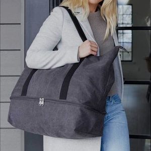 Lo and Sons weekender bag. Gray and black